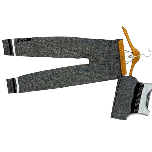 Gray and Black Athletic Set Soul Cycle Athletic Wear new - Picture 12 of 12